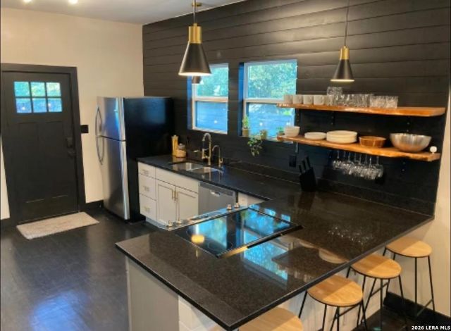 301 E WOODLAWN, San Antonio, TX 78212