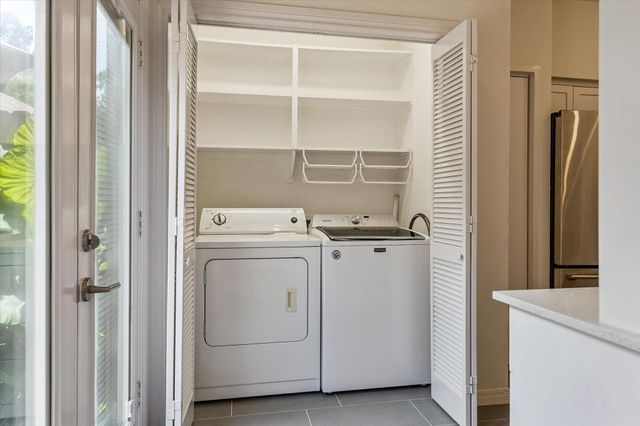 701 Bering Drive 402, Houston, TX 77057