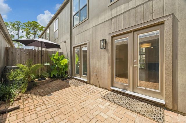 701 Bering Drive 402, Houston, TX 77057