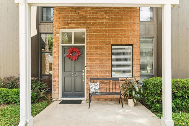 701 Bering Drive 402, Houston, TX 77057