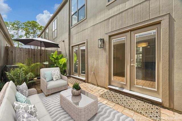 701 Bering Drive 402, Houston, TX 77057