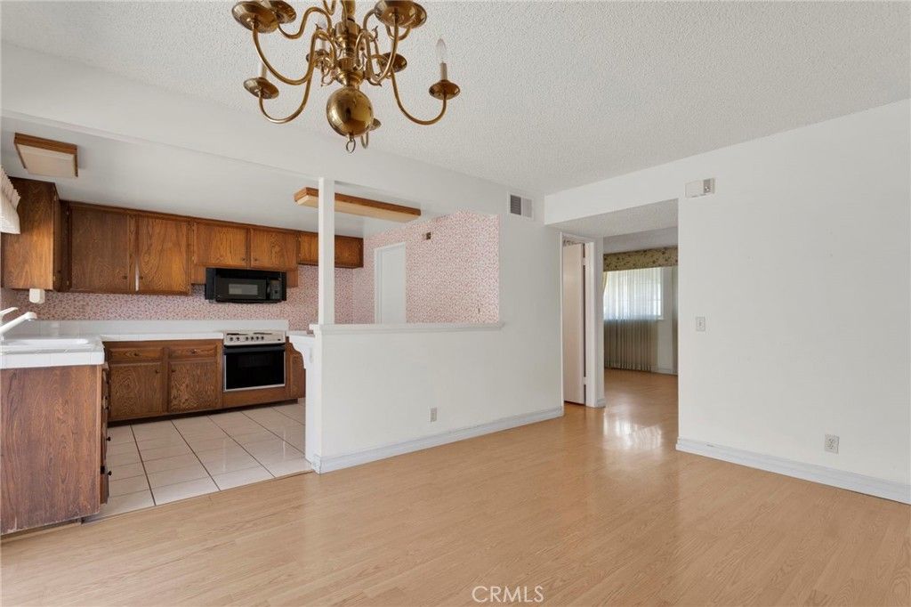 Image 14 of property listing at 10031 Delano, Cypress, CA 90630
