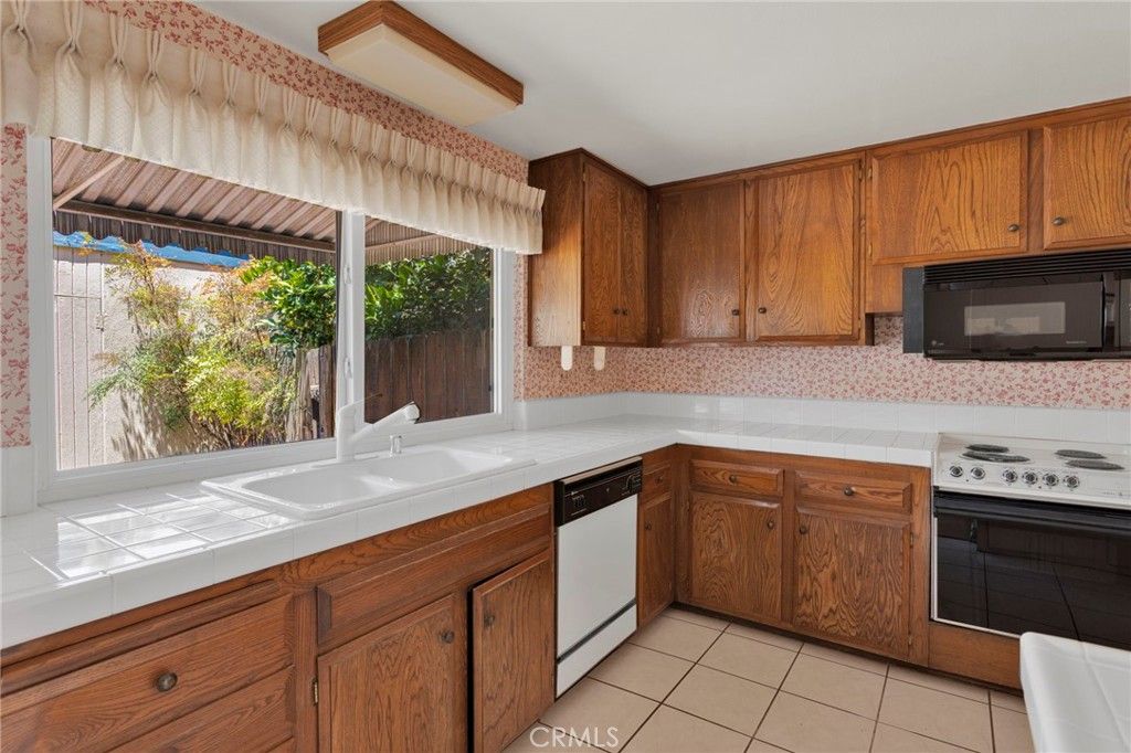 Image 18 of property listing at 10031 Delano, Cypress, CA 90630