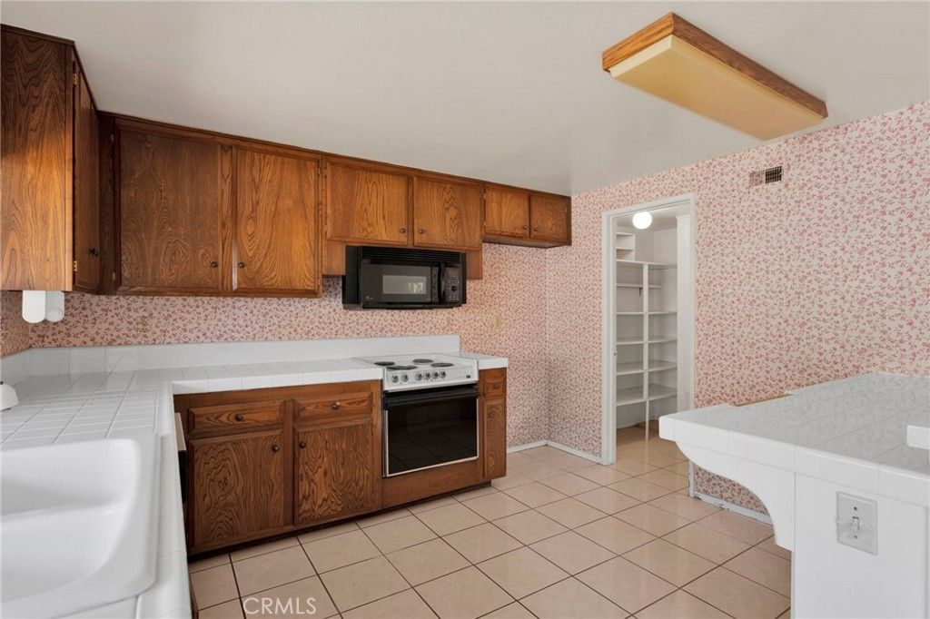 Image 19 of property listing at 10031 Delano, Cypress, CA 90630