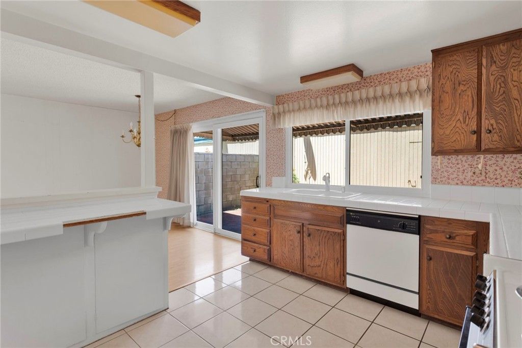 Image 21 of property listing at 10031 Delano, Cypress, CA 90630