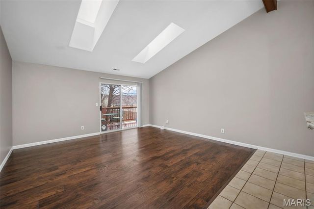 1042 Sugar Creek Court 8, St Peters, MO 63376