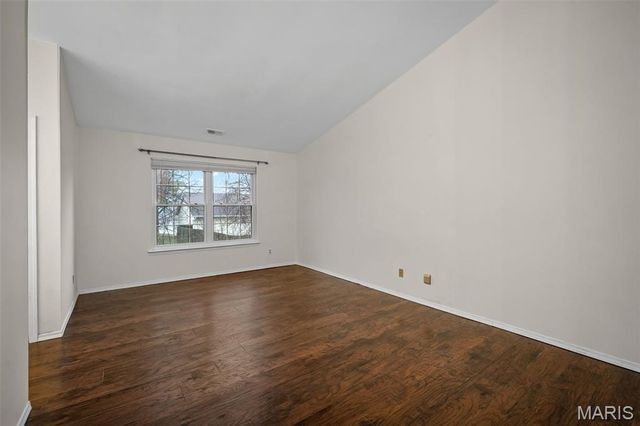 1042 Sugar Creek Court 8, St Peters, MO 63376