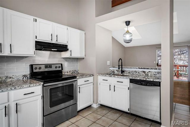 1042 Sugar Creek Court 8, St Peters, MO 63376