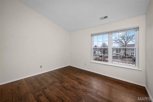 1042 Sugar Creek Court 8, St Peters, MO 63376