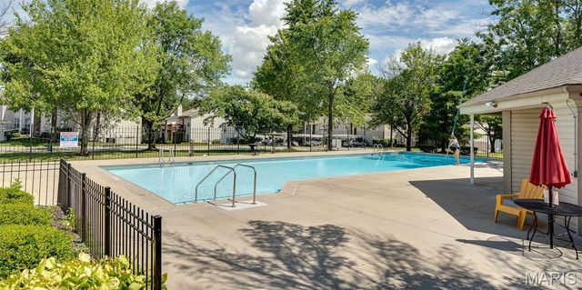 1042 Sugar Creek Court 8, St Peters, MO 63376