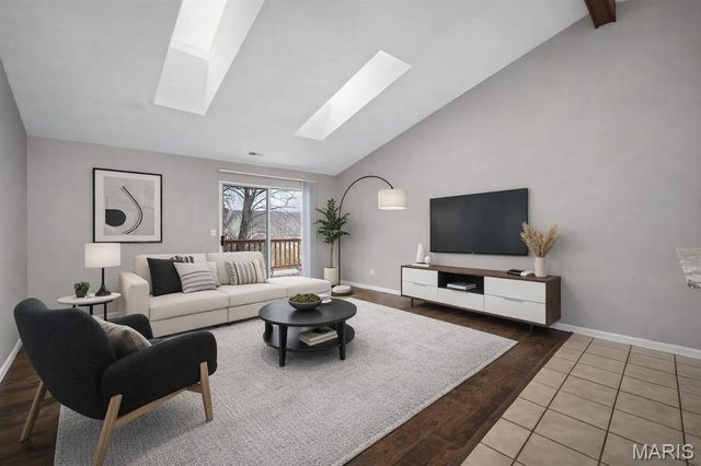 1042 Sugar Creek Court 8, St Peters, MO 63376