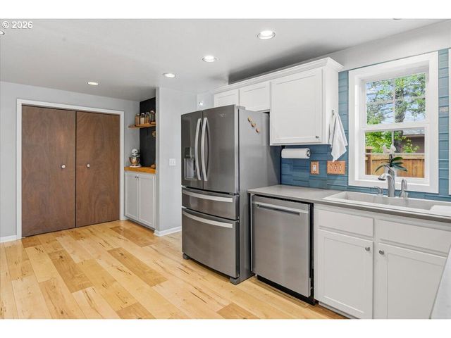 3597 Sw 32nd St, Redmond, OR 97756