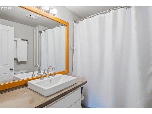 3597 Sw 32nd St, Redmond, OR 97756