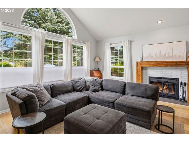 3597 Sw 32nd St, Redmond, OR 97756