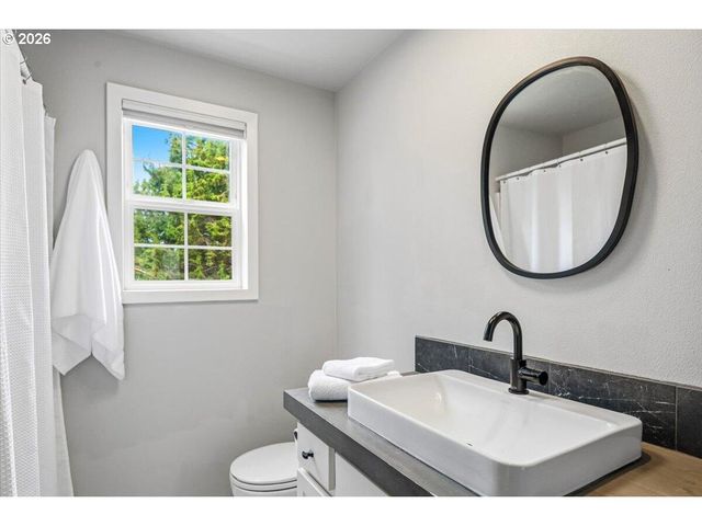 3597 Sw 32nd St, Redmond, OR 97756