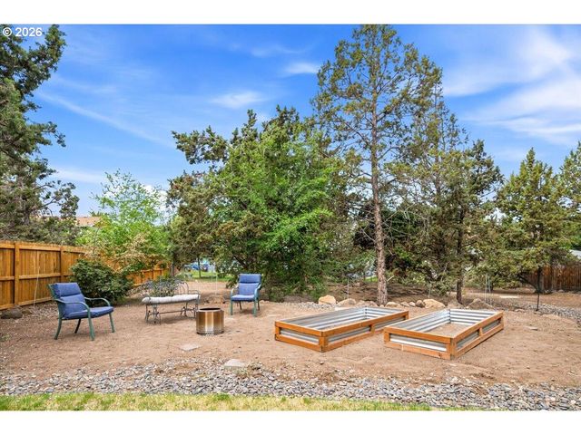 3597 Sw 32nd St, Redmond, OR 97756