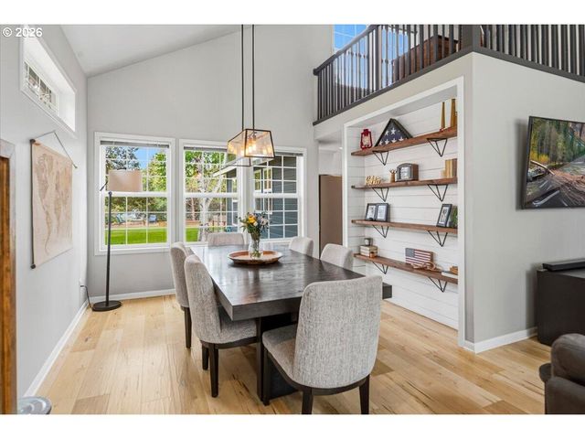 3597 Sw 32nd St, Redmond, OR 97756