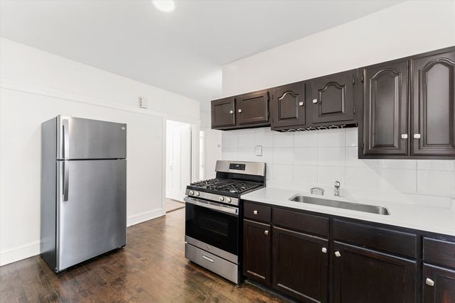 4744 W Roscoe Street 2, Chicago, IL 60641