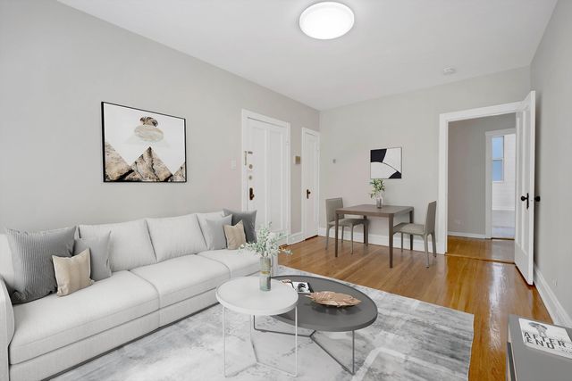 4744 W Roscoe Street 2, Chicago, IL 60641