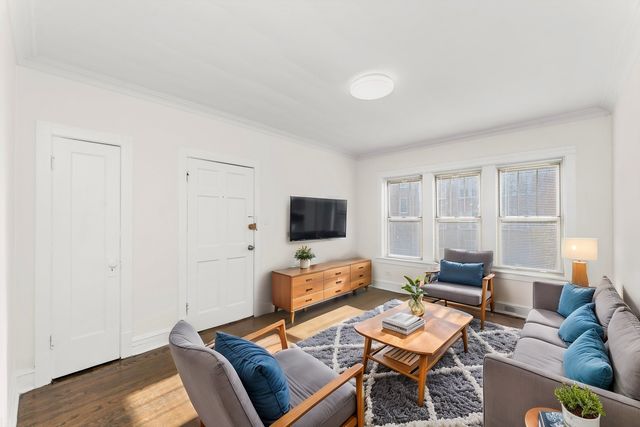 4744 W Roscoe Street 2, Chicago, IL 60641