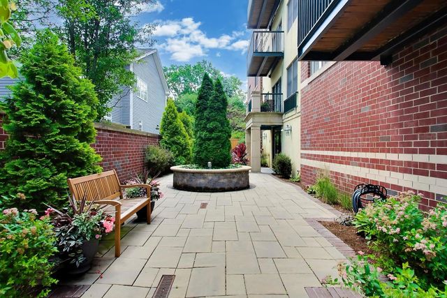 1107 Greenleaf Avenue 3G, Wilmette, IL 60091