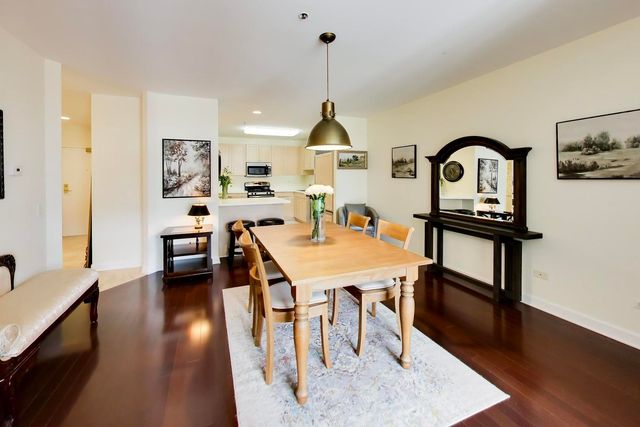 1107 Greenleaf Avenue 3G, Wilmette, IL 60091