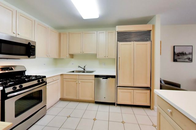 1107 Greenleaf Avenue 3G, Wilmette, IL 60091
