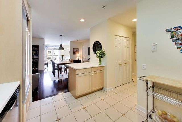 1107 Greenleaf Avenue 3G, Wilmette, IL 60091