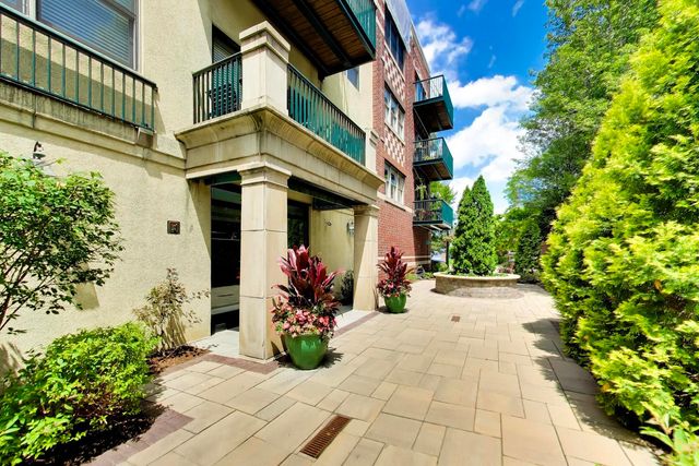 1107 Greenleaf Avenue 3G, Wilmette, IL 60091