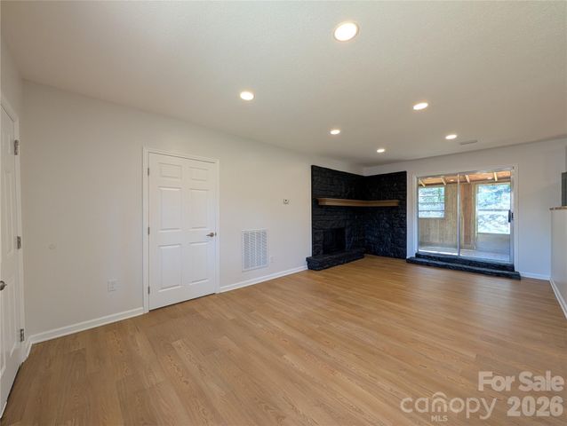 945 Summers Road, Valdese, NC 28690