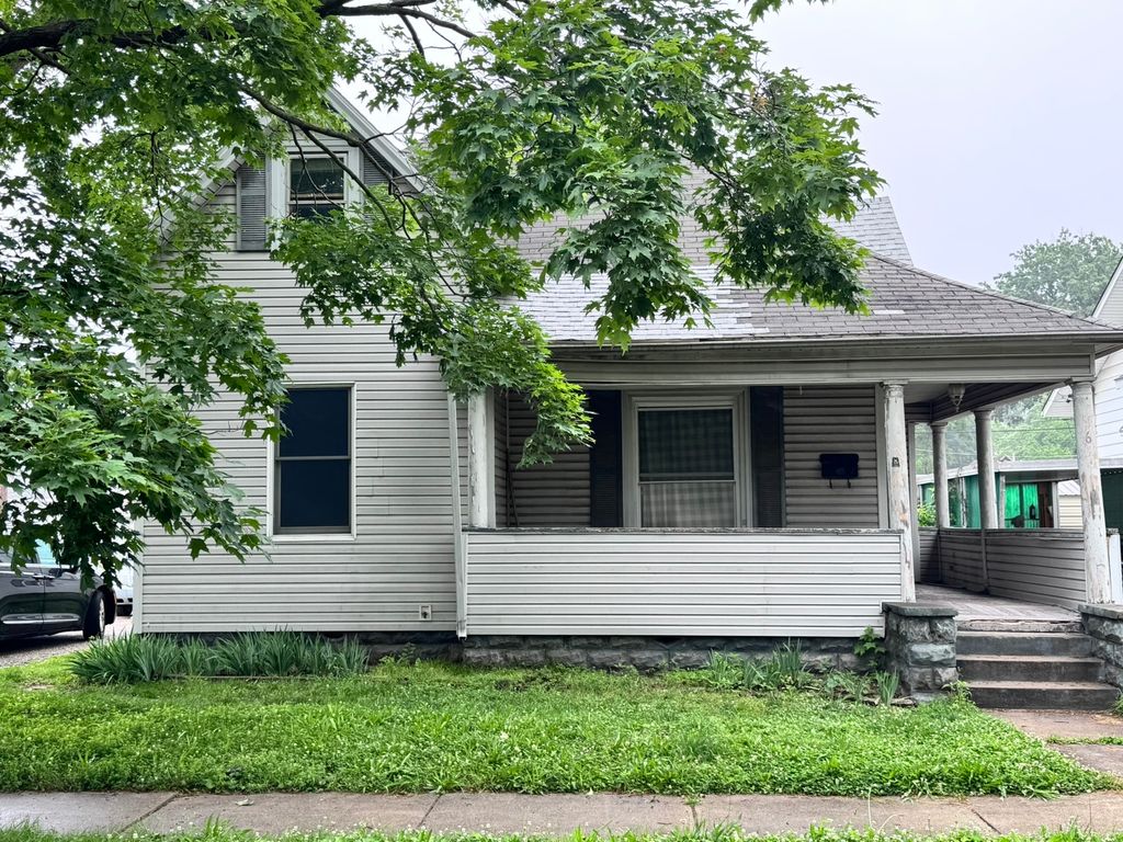 Image 1 of property listing at 620 E Noleman Street, Centralia, IL 62801