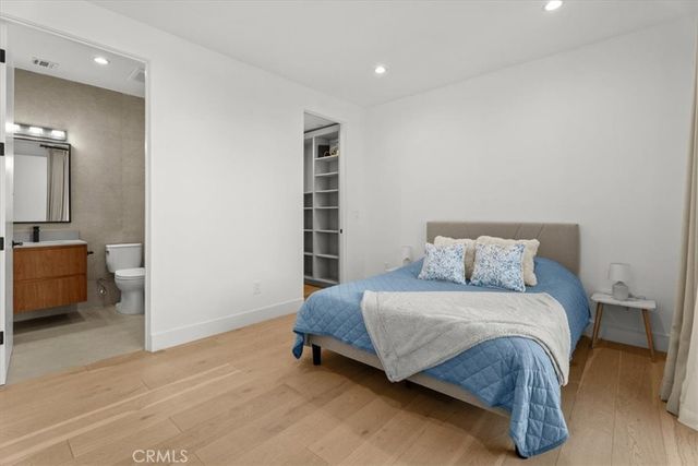 4322 N SERENE Place, Studio City, CA 91604