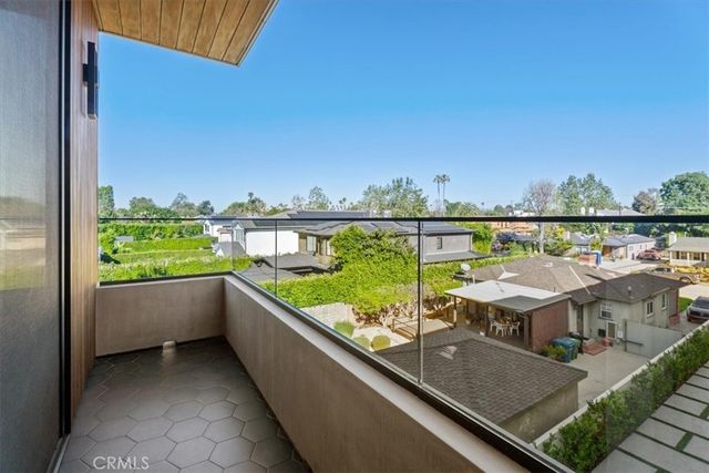 4322 N SERENE Place, Studio City, CA 91604