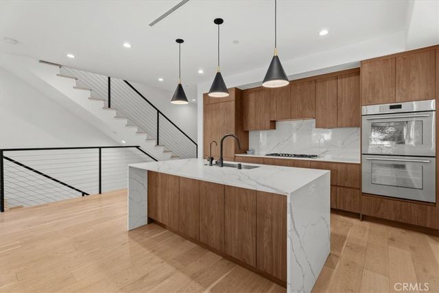 4322 N SERENE Place, Studio City, CA 91604