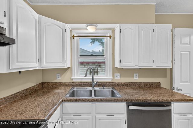 3216 Young Avenue, Lansing, MI 48906