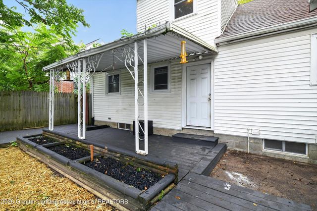 3216 Young Avenue, Lansing, MI 48906