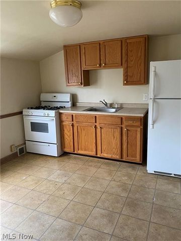 587 Tod Lane, Youngstown, OH 44504