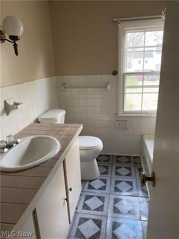 587 Tod Lane, Youngstown, OH 44504