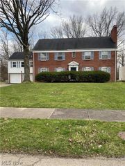 587 Tod Lane, Youngstown, OH 44504