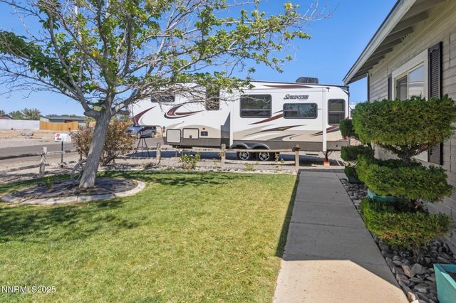 1405 Buckboard Way, Fernley, NV 89408