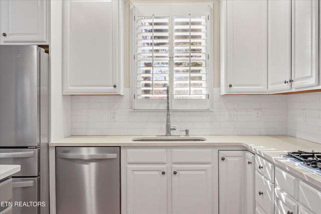 8950 Isherwood Lane, Knoxville, TN 37922