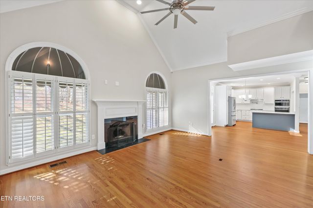 8950 Isherwood Lane, Knoxville, TN 37922