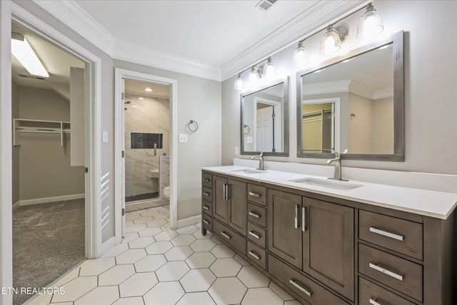 8950 Isherwood Lane, Knoxville, TN 37922