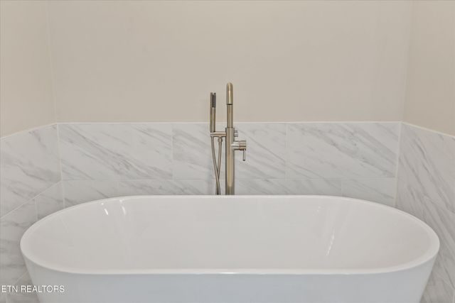 8950 Isherwood Lane, Knoxville, TN 37922