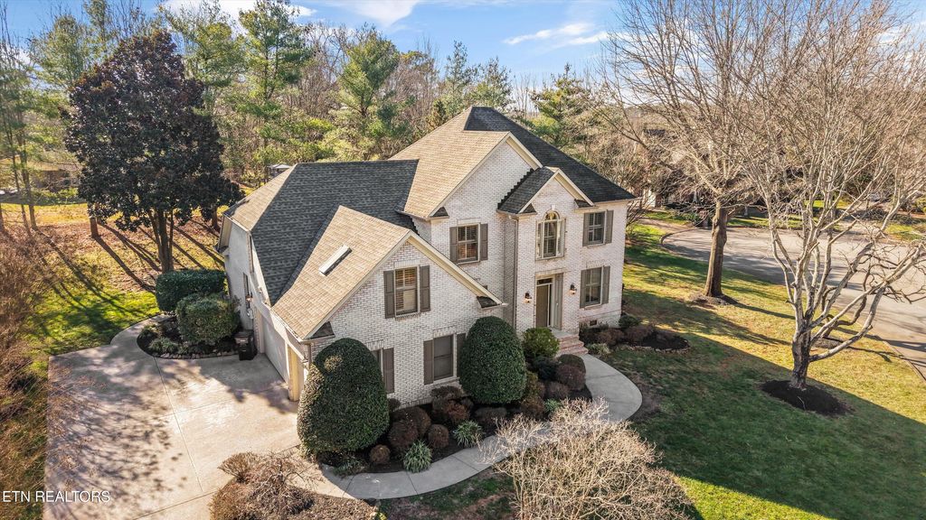 8950 Isherwood Lane, Knoxville, TN 37922