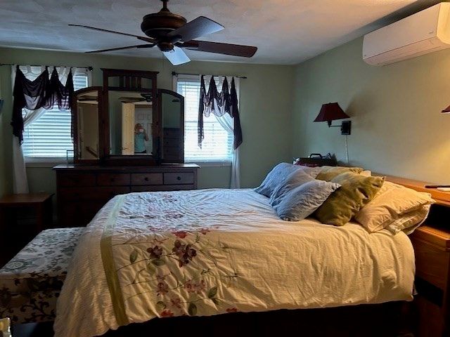 14A Reed St., Londonderry, NH 03053