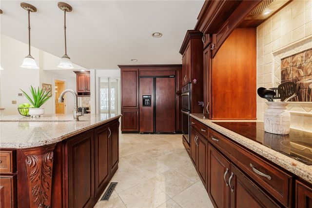 10 Crandon Way, Brighton, NY 14618