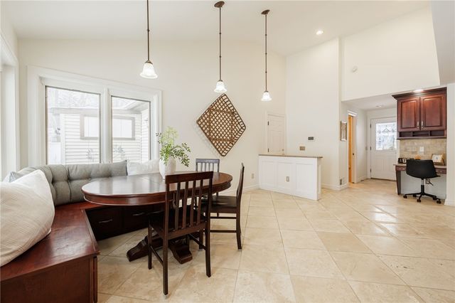 10 Crandon Way, Brighton, NY 14618