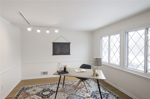 10 Crandon Way, Brighton, NY 14618