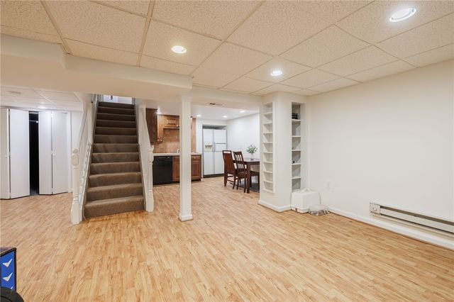 10 Crandon Way, Brighton, NY 14618